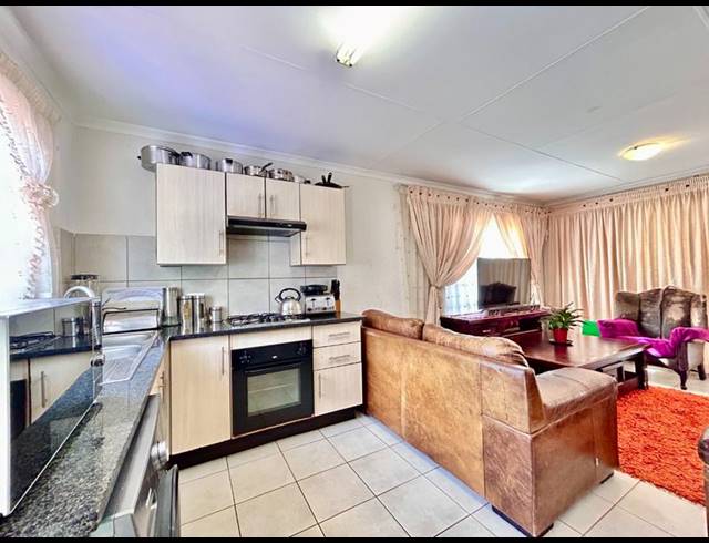 3 BEDROOM HOUSE FOR SALE IN HEATHERVIEW